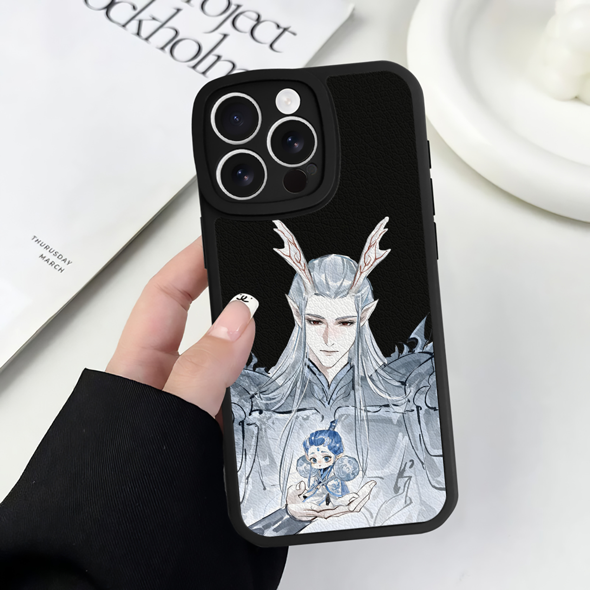 （画像用） Ne Zha 2 ナタ 魔童の大暴れ 【iPhone 16シリーズ対応】シリコンスマホケース（レザー調） 材質：シリコン